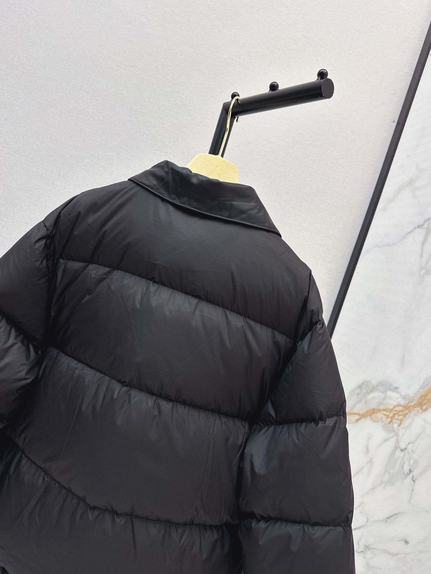 Mi 25 New spliced leather collar short down jacket(BLACK/BROWN)