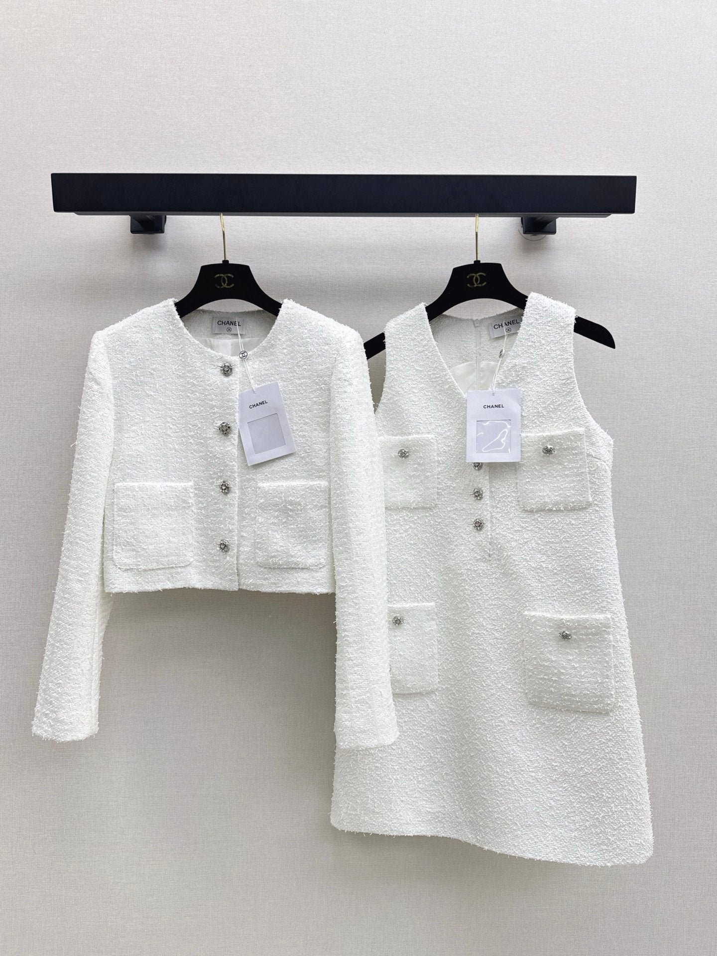 C 25 Woven woolen tweed long sleeved jacket