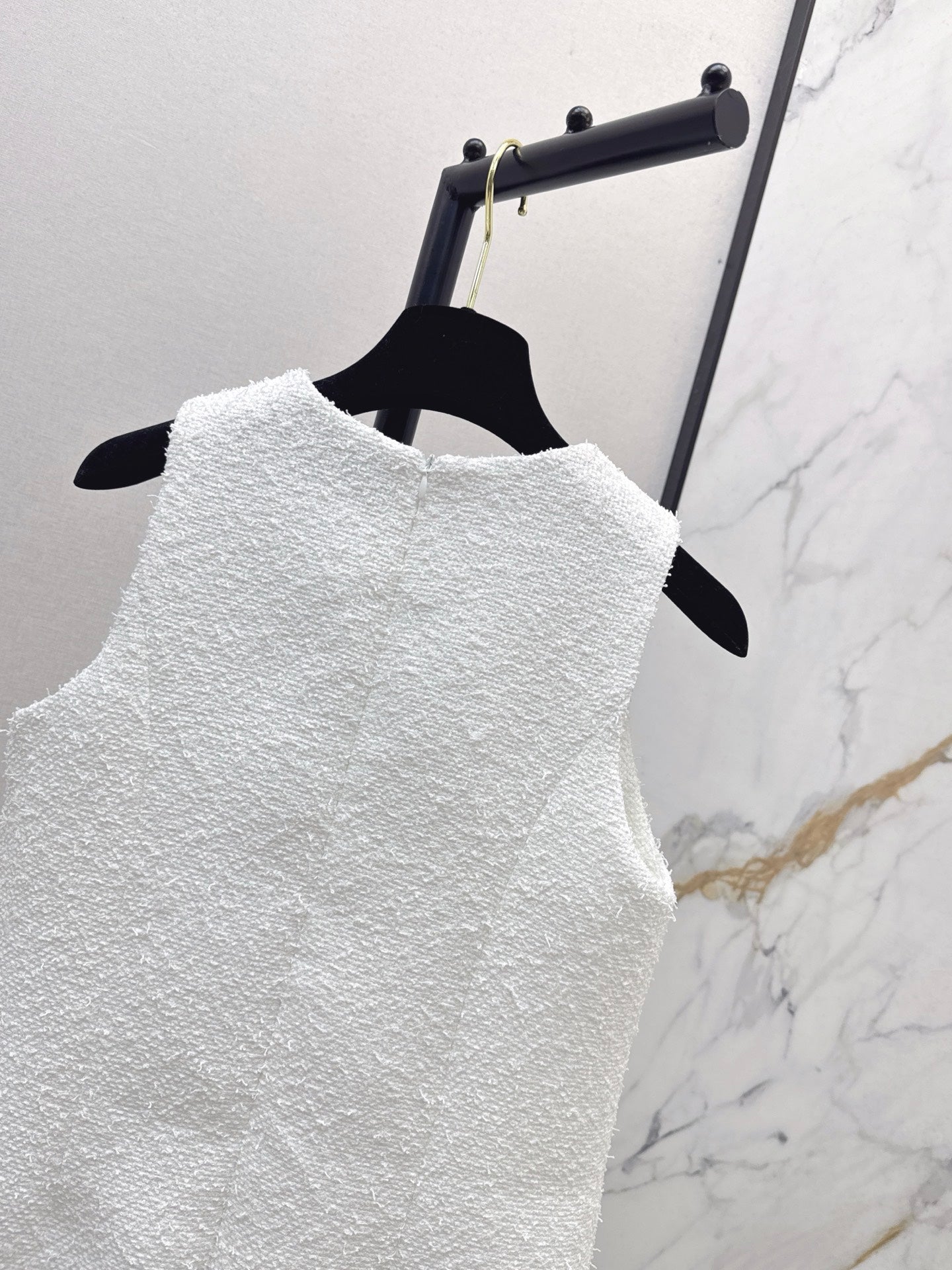 C 25 Knitted woolen floral sleeveless dress