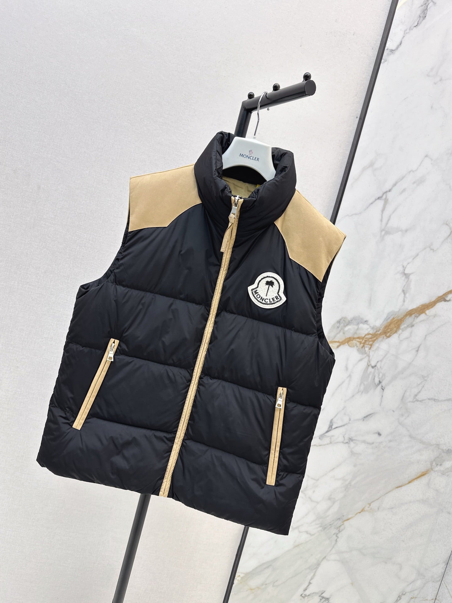 Mon 25 Splicing method: Down vest jacket