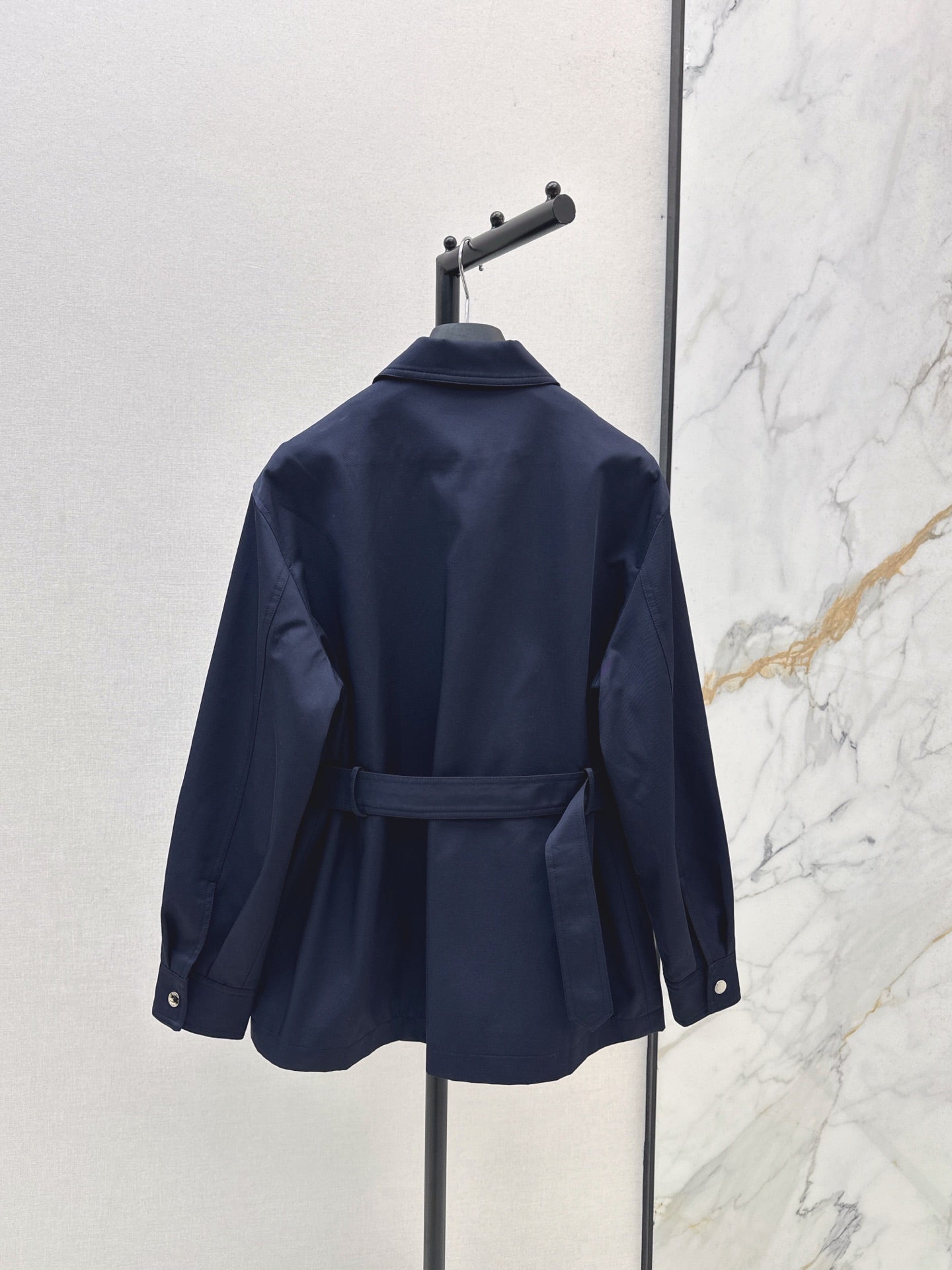 Di 25 Embroidered bee waist cinching jacket(KHAKI/NAVY)