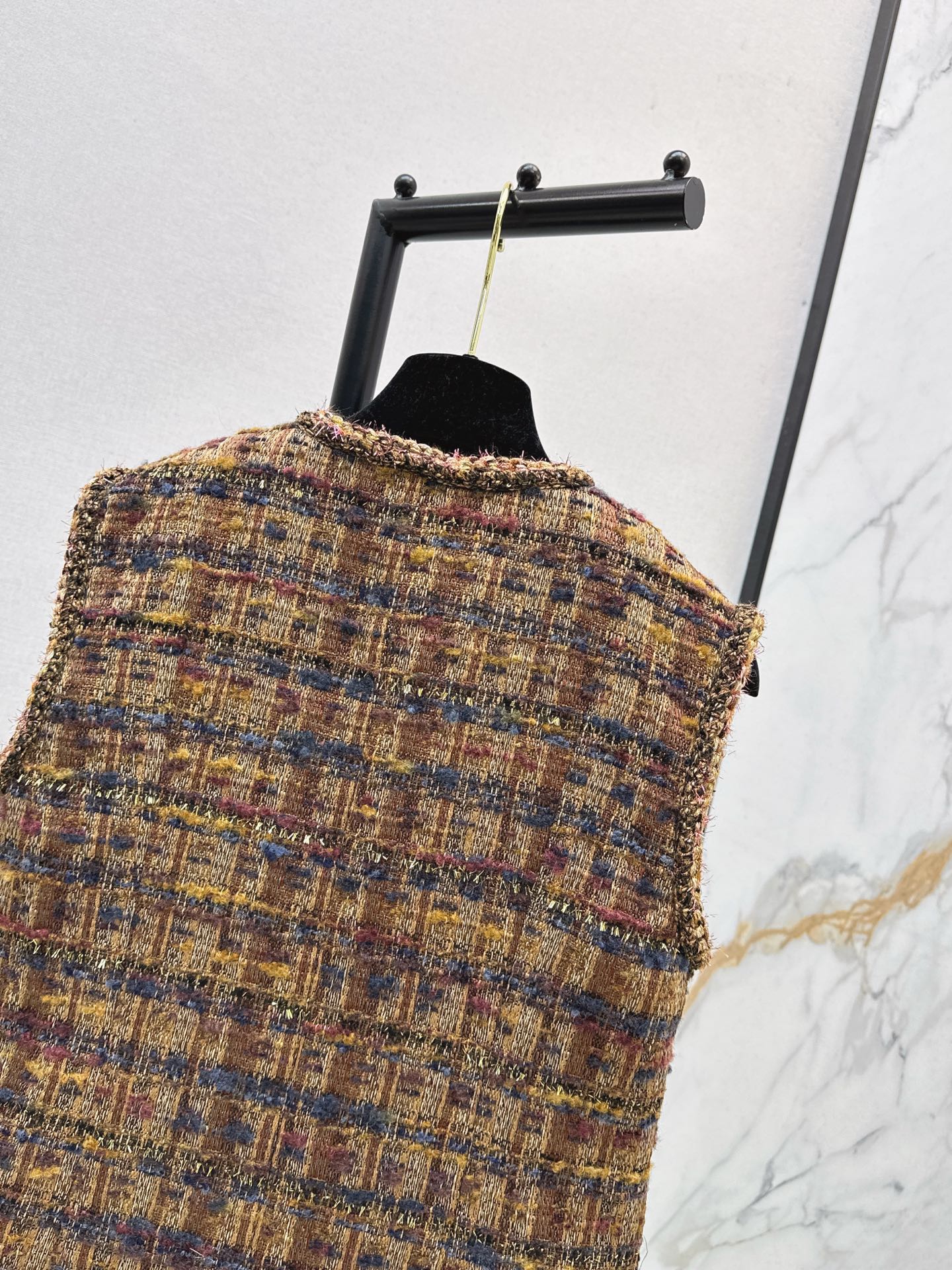 C 25 New woven belt border design vest