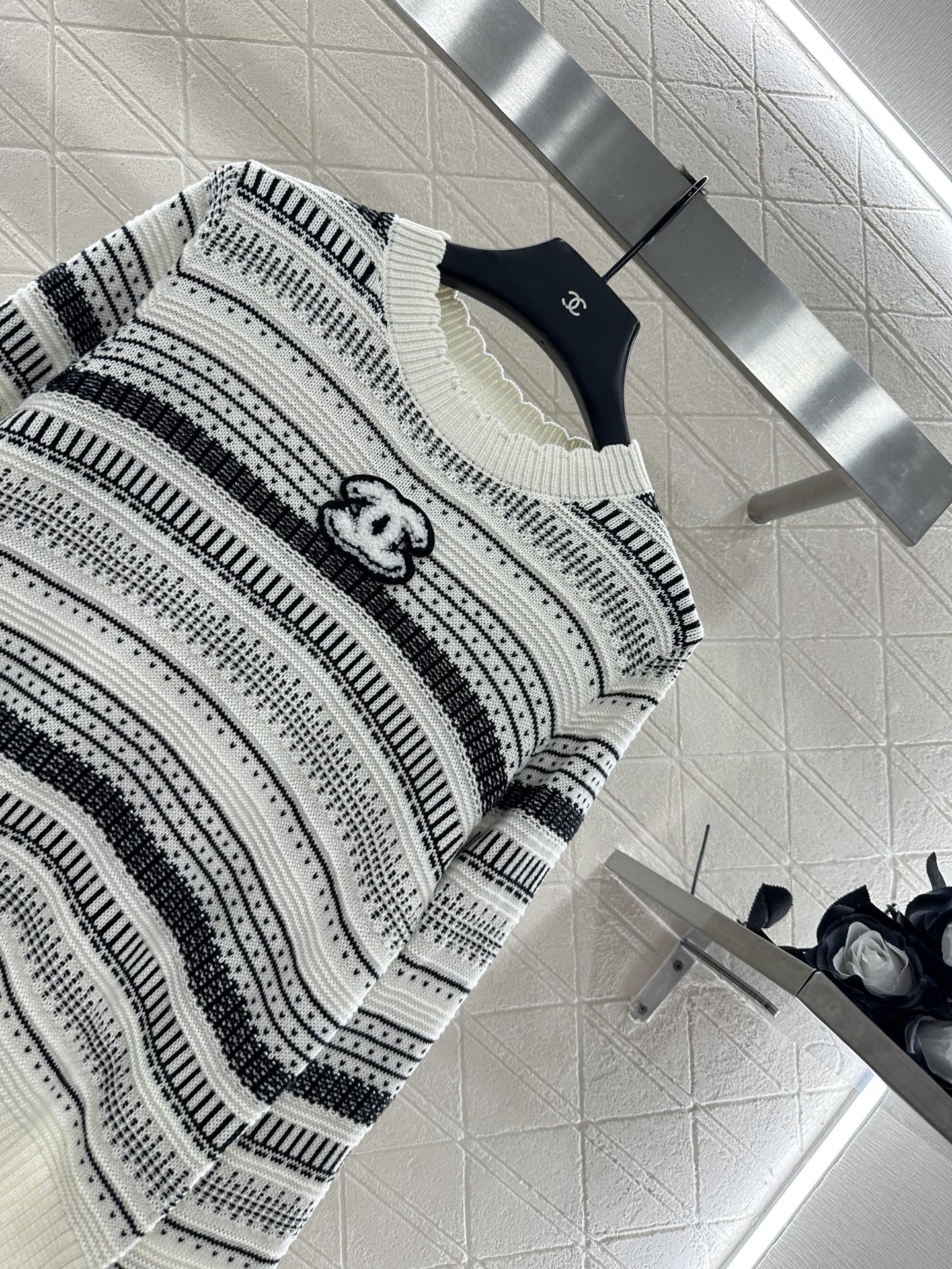 C 25 striped knitted wool sweater
