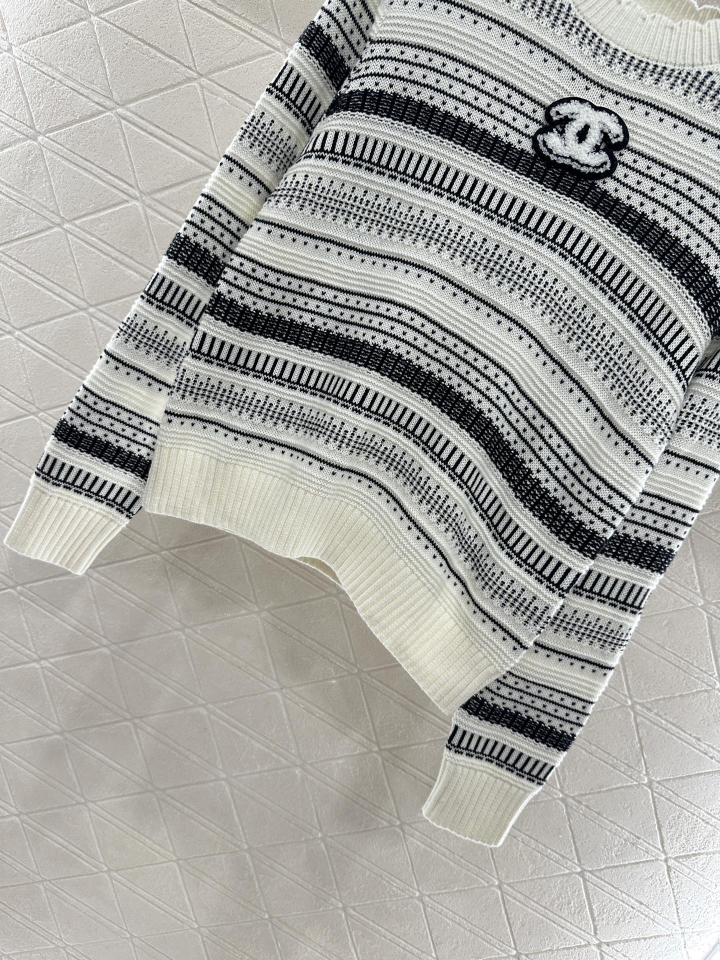 C 25 striped knitted wool sweater