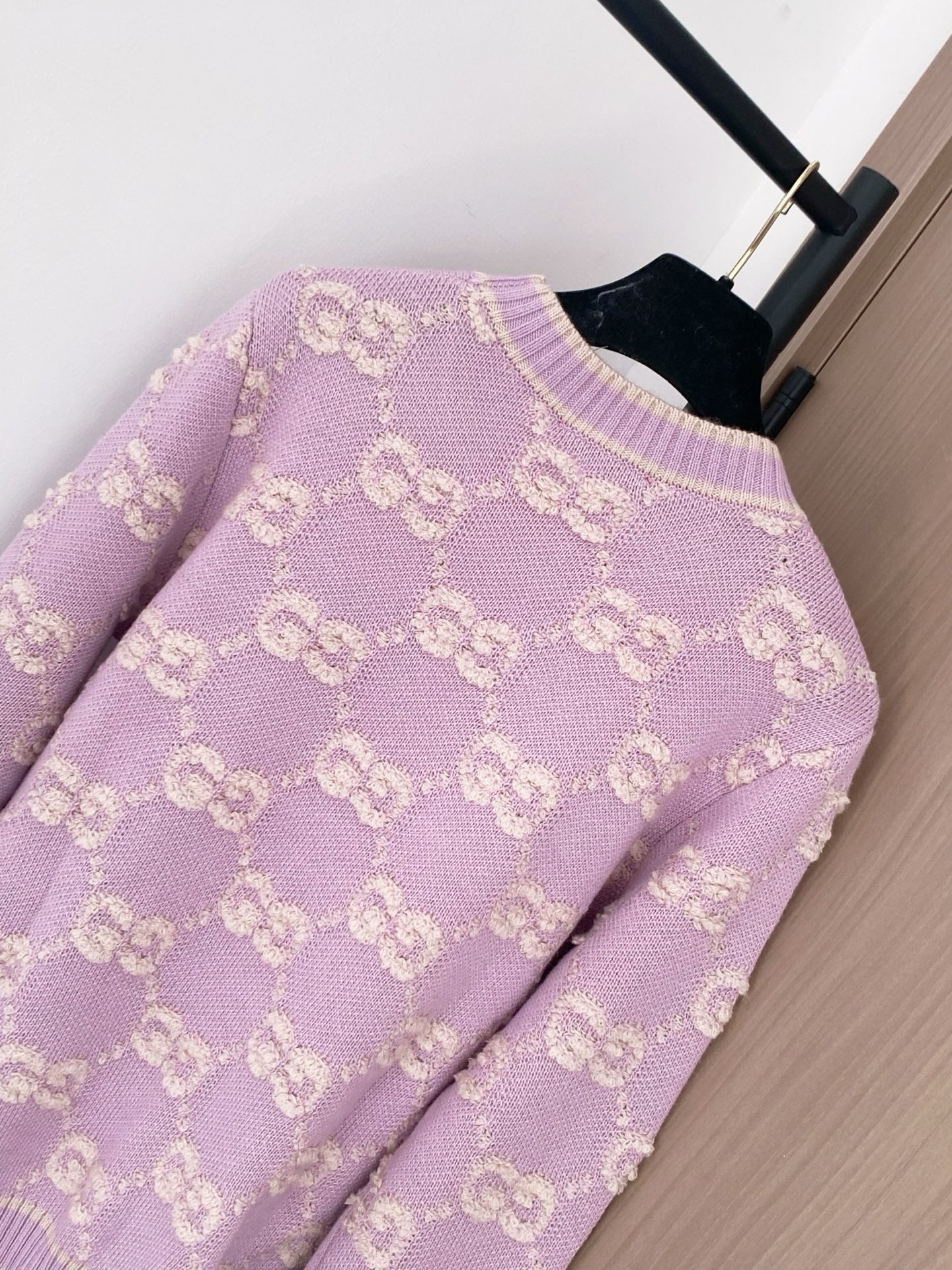 Gu 25 New knitted round neck wool sweater