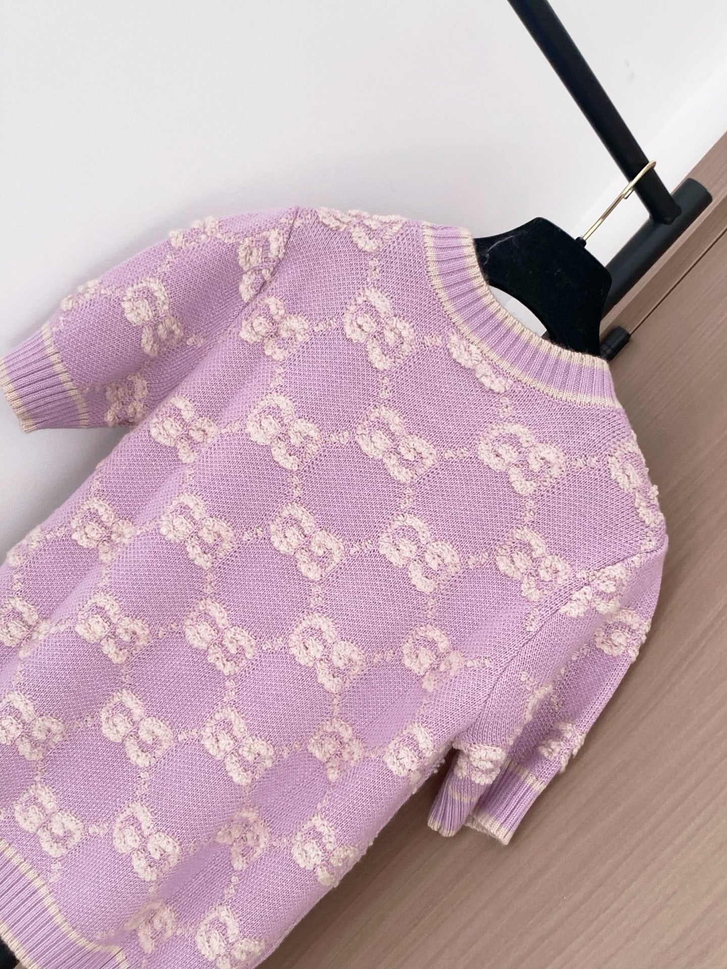 Gu 25 New knitted round neck wool short sleeves