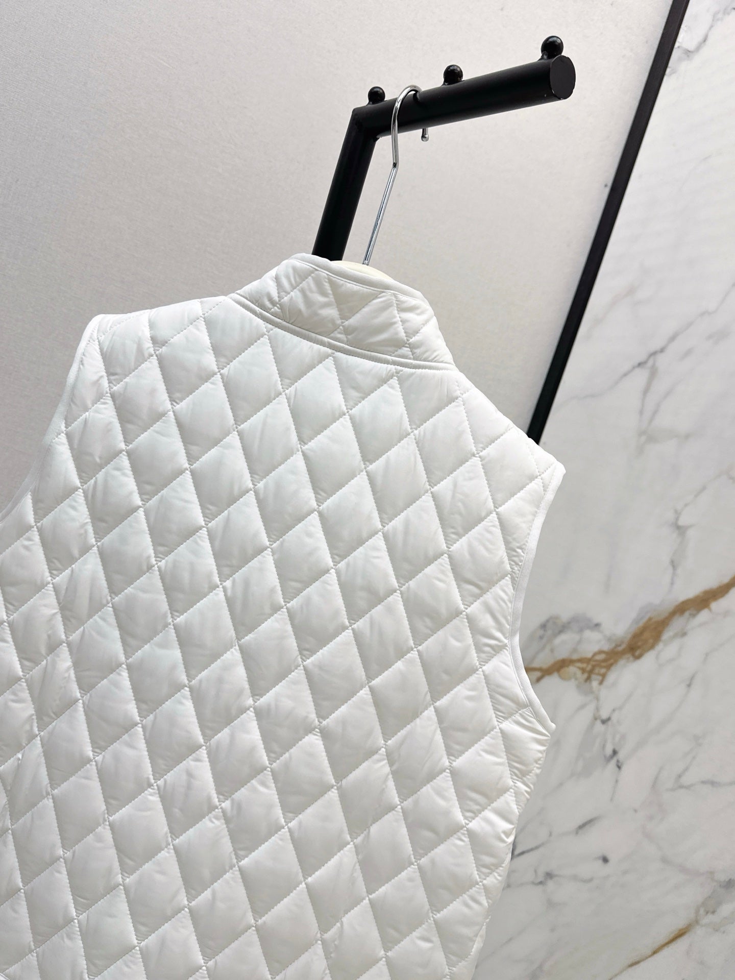 Mon 25 New style border stand collar quilted vest jacket(WHITE/KHAKI/BLACK)