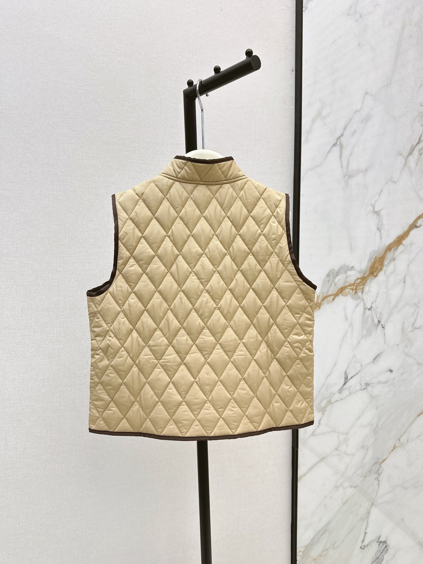 Mon 25 New style border stand collar quilted vest jacket(WHITE/KHAKI/BLACK)