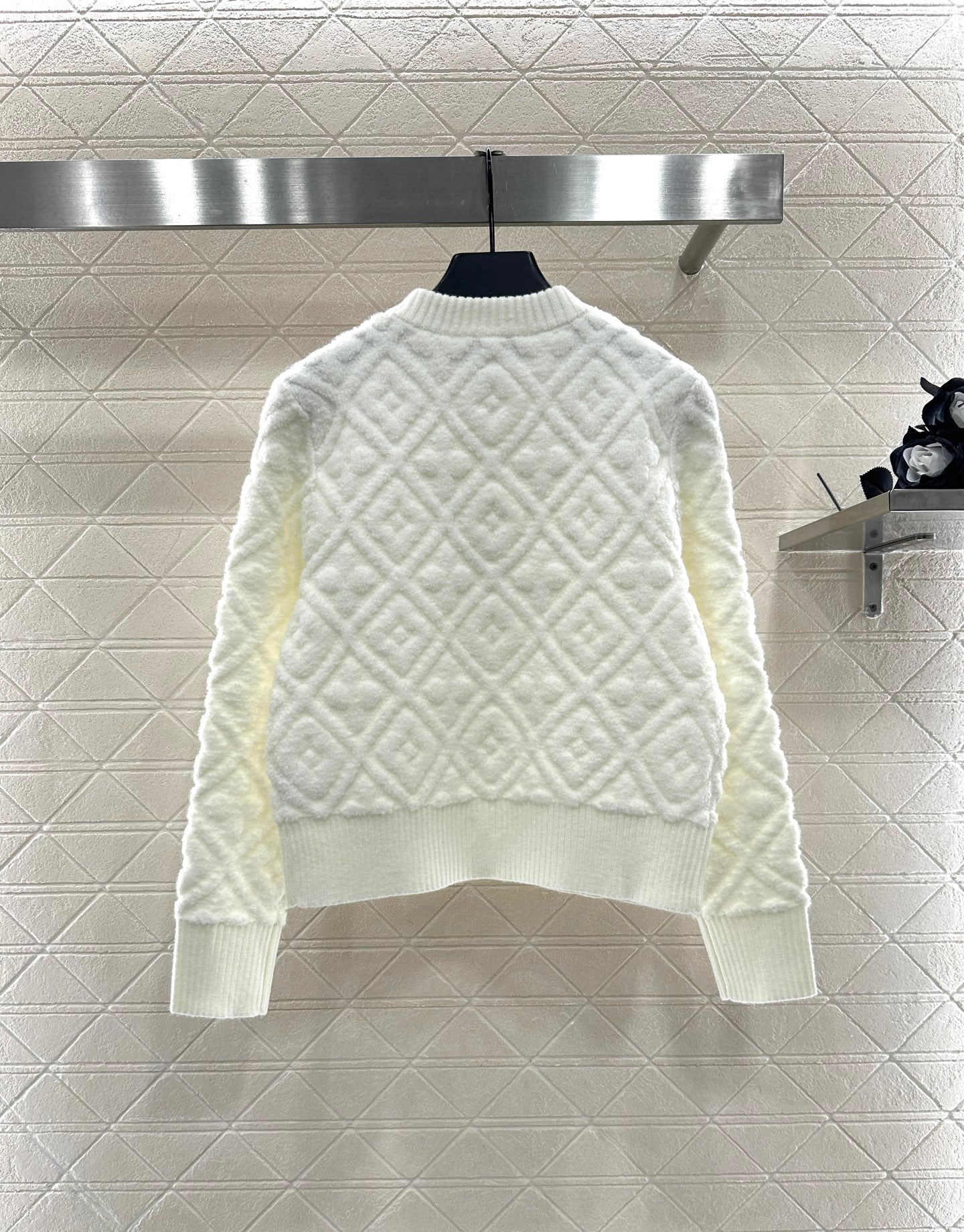 L 25 jacquard logo wool and cashmere cardigan