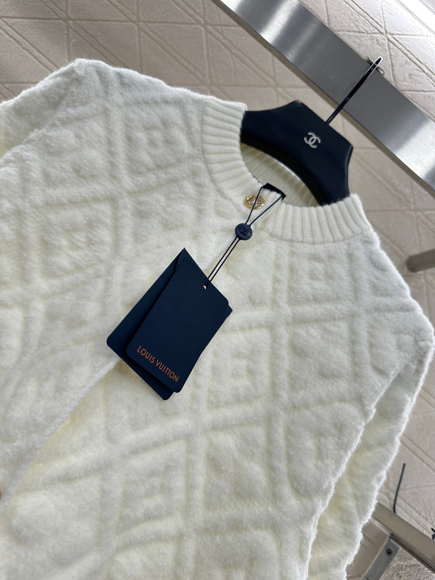 L 25 jacquard logo wool and cashmere cardigan