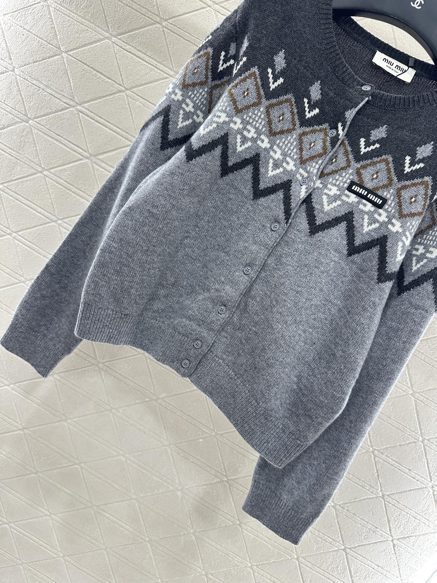 Mi 25 Scarf + Crochet Cardigan Two-Piece Set