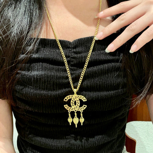 C 25  Tassel Necklace