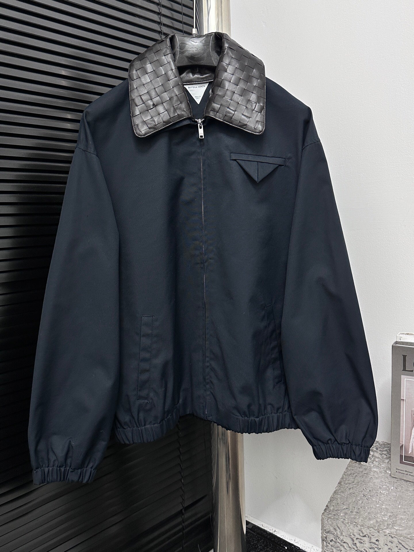 25 woven leather collar jacket