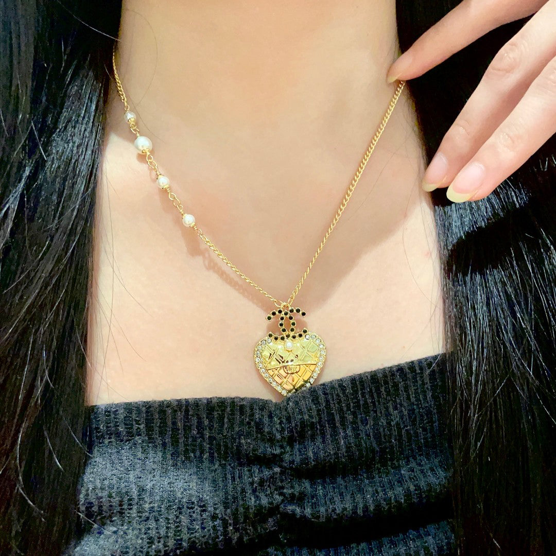 C 25 Star Necklace