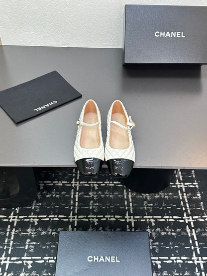 C 25 Diamond-patterned Mary Jane square-toe flats