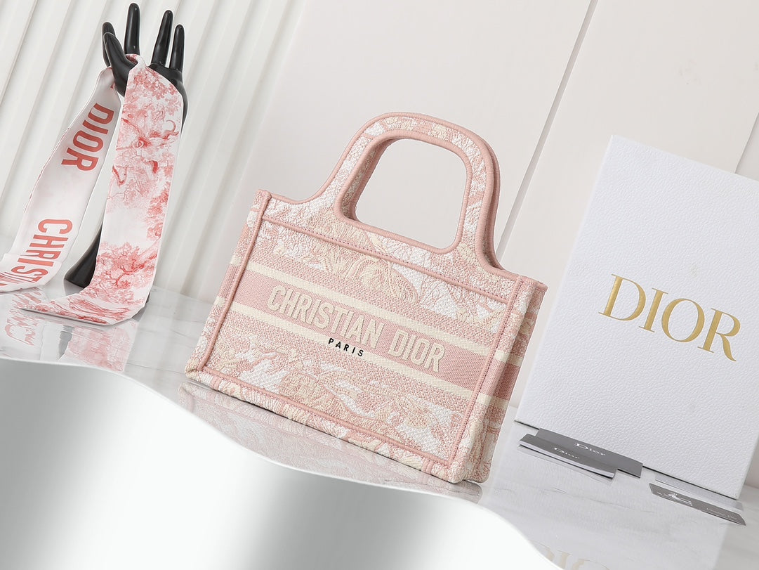 D 25 Book Tote Handtasche