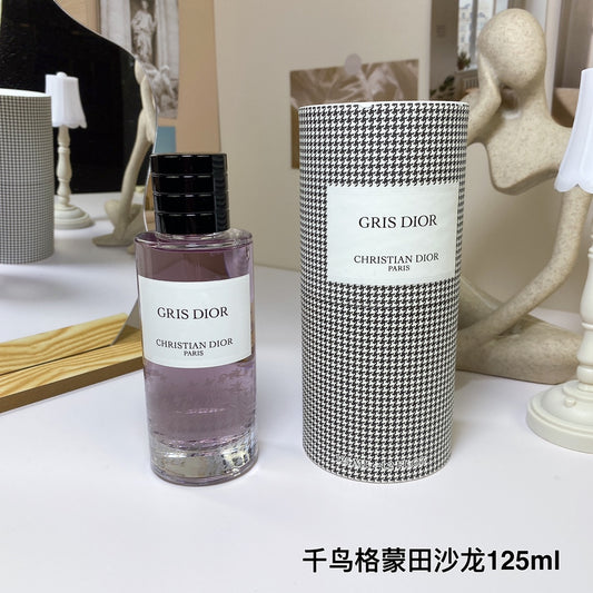 D Houndstooth Montaigne Salon Eau de Parfum 125ml