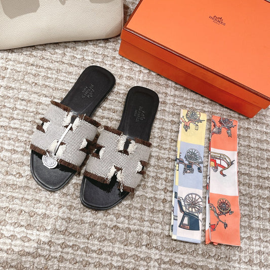 He 25 Oran Sandals