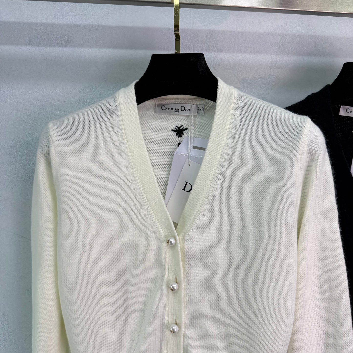 D 25 Pearl buttons Cardigan