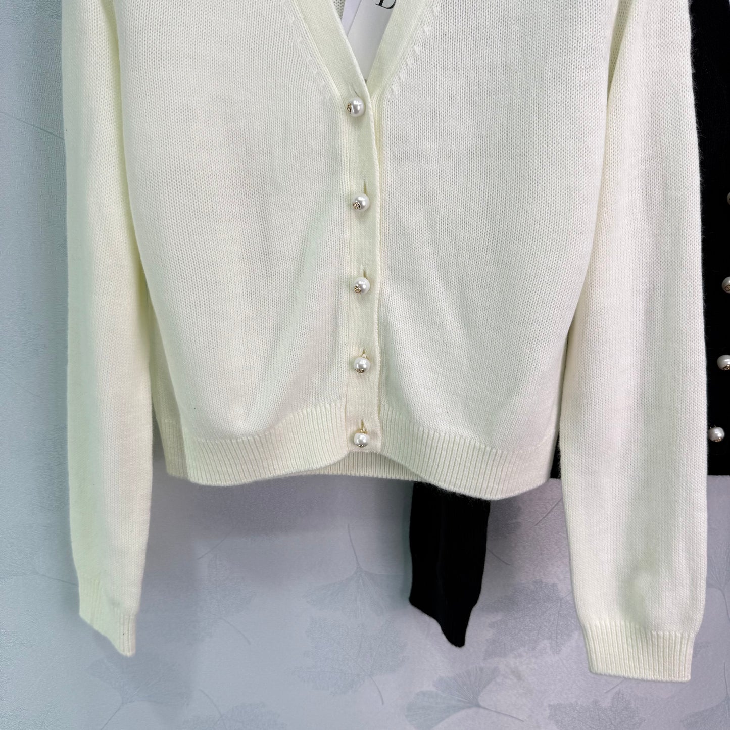 D 25 Pearl buttons Cardigan