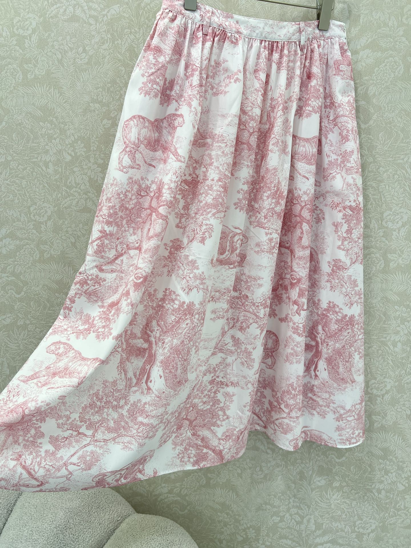 D 25 New Jungle Animal Print Pleated Half Skirt