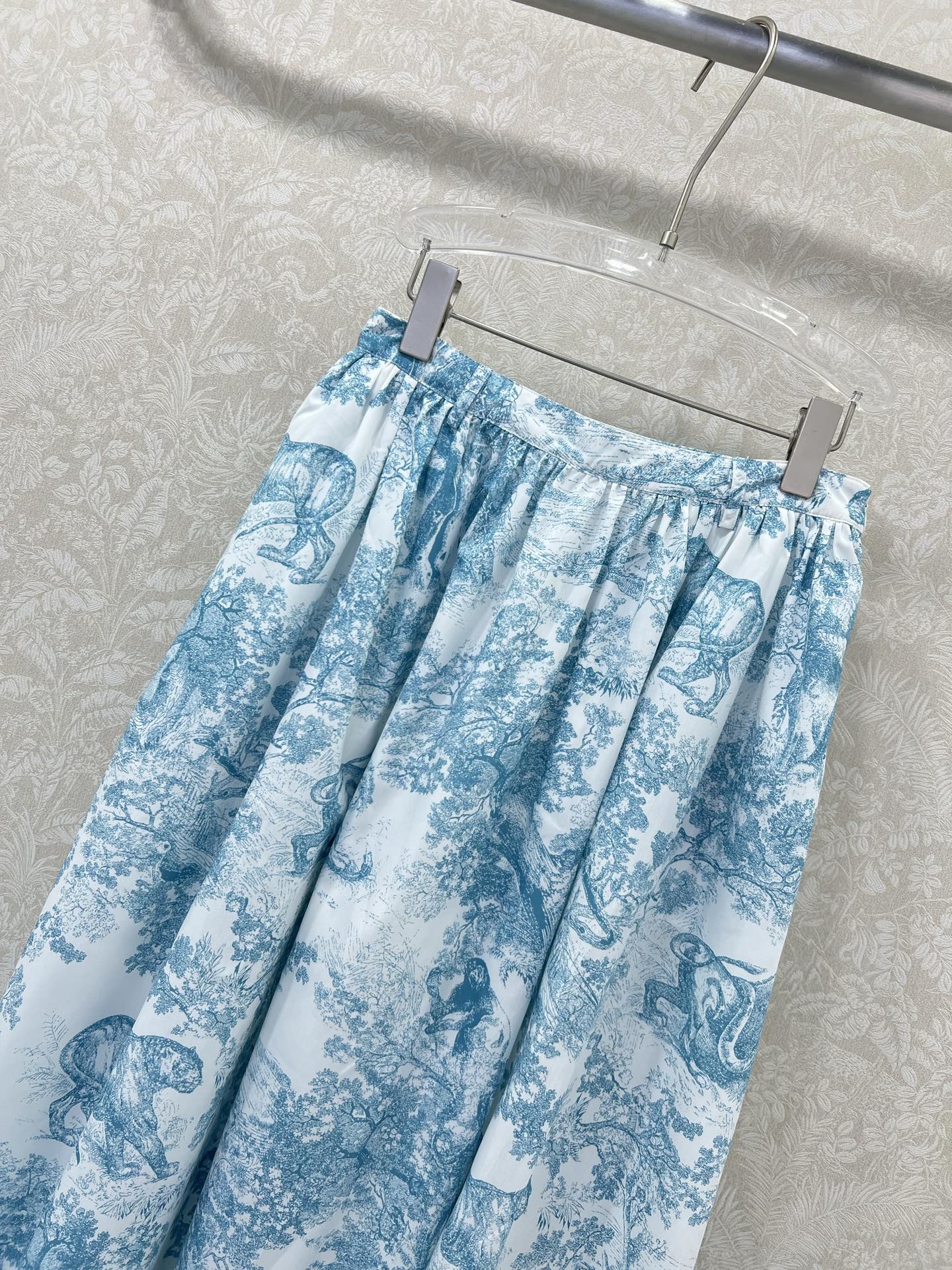 D 25 New Jungle Animal Print Pleated Half Skirt