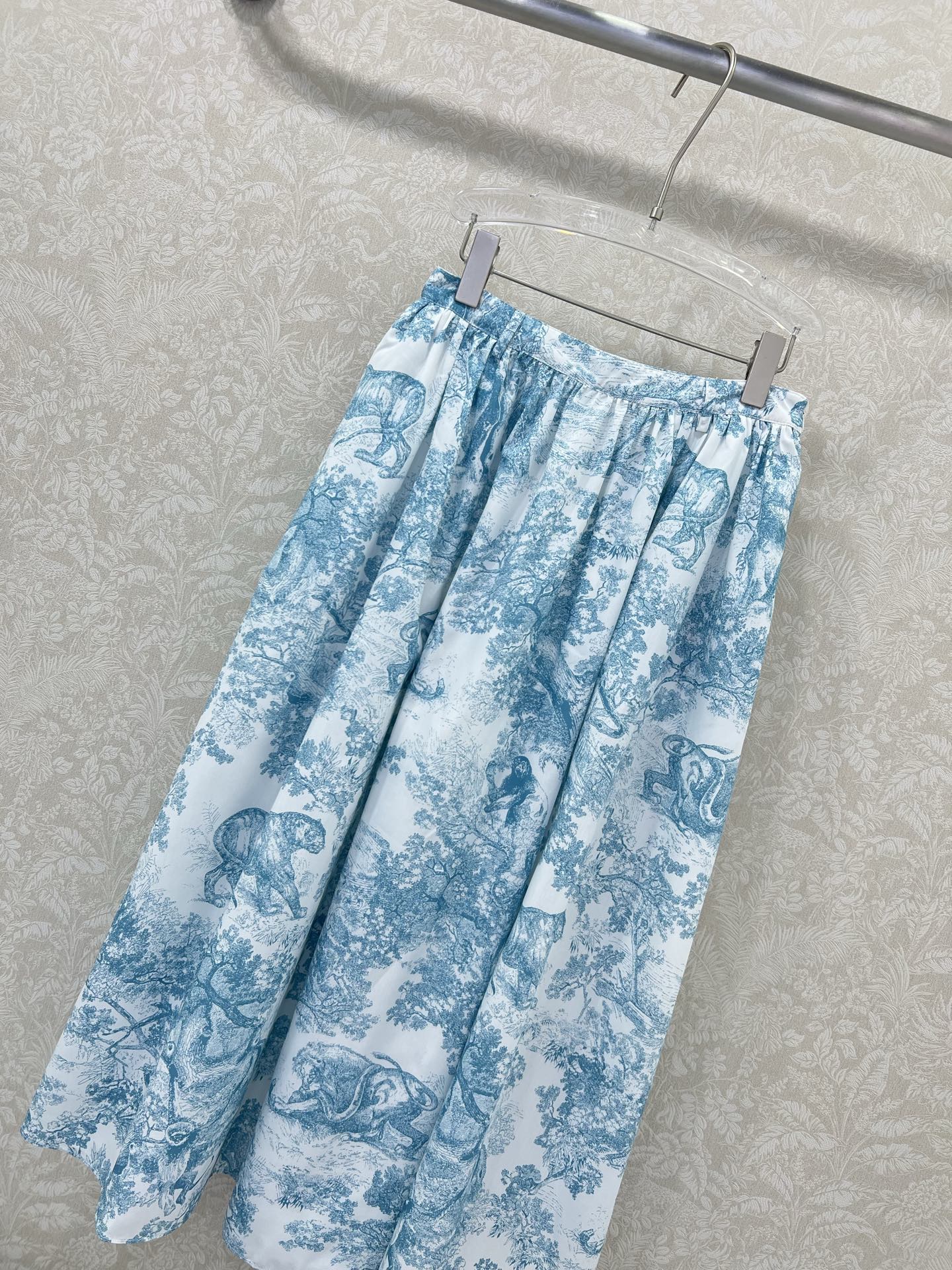 D 25 New Jungle Animal Print Pleated Half Skirt