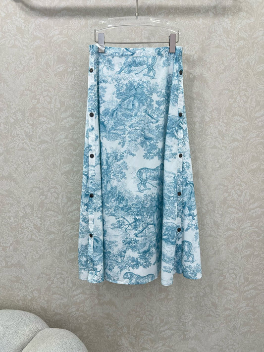 D 25 New Jungle animal print, two side buttons half skirt.