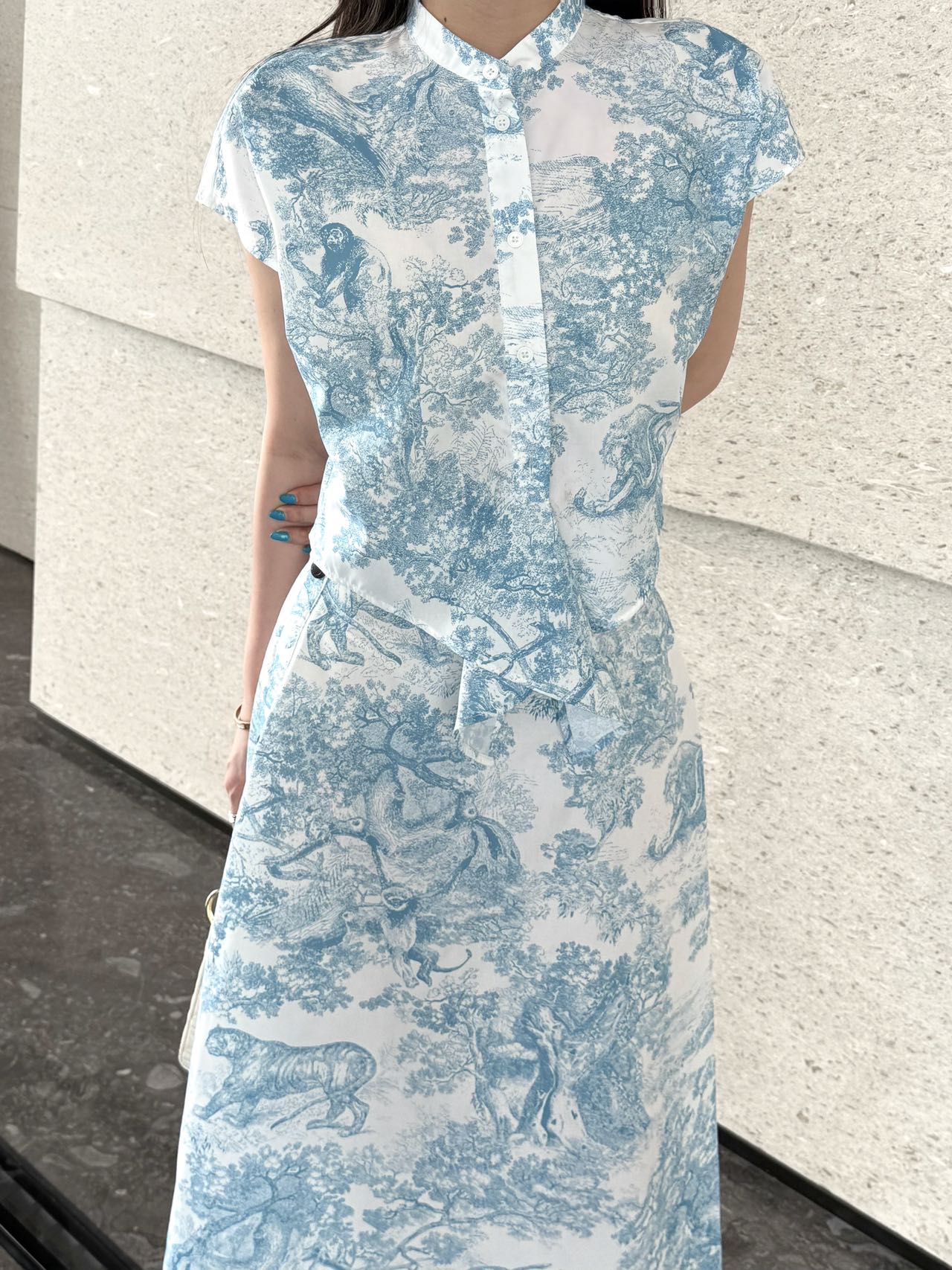 D 25 New Jungle animal print, two side buttons half skirt.