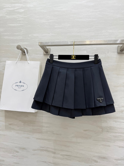 P 25 Pleated half skirt Short skirt