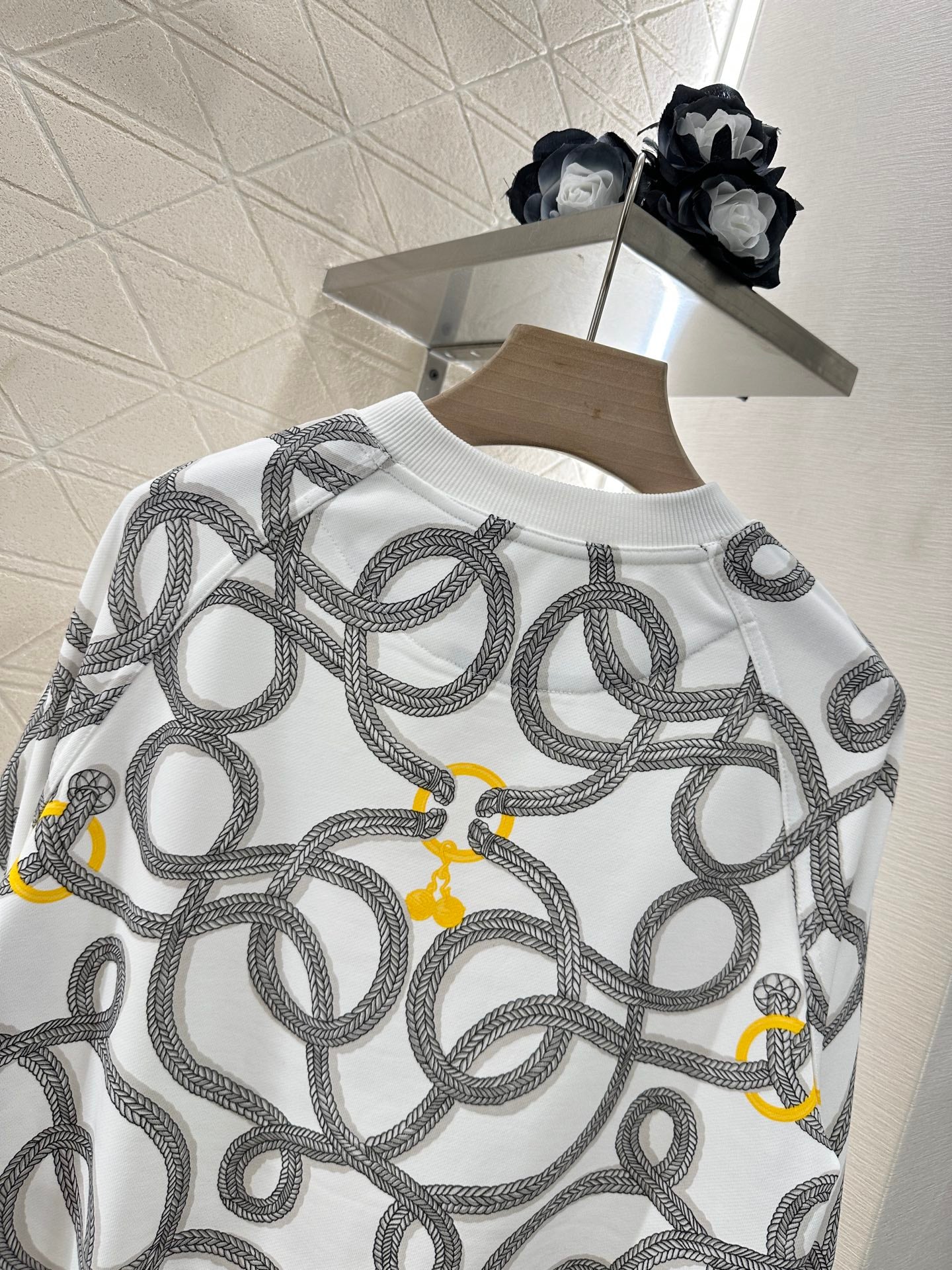 H 24 Rope knot pullover sweater half skirt suit