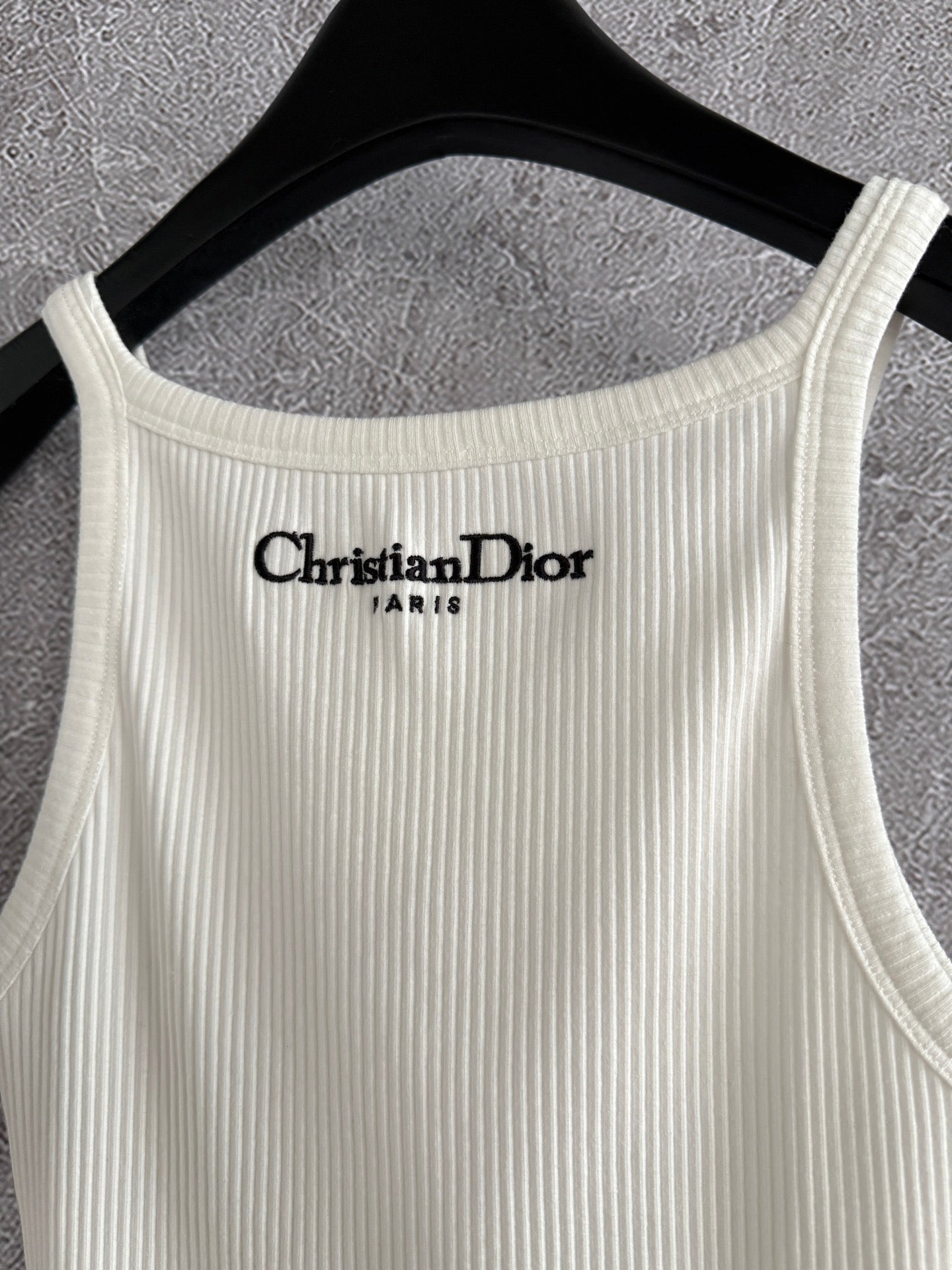 D 25 Little bee beige undershirt