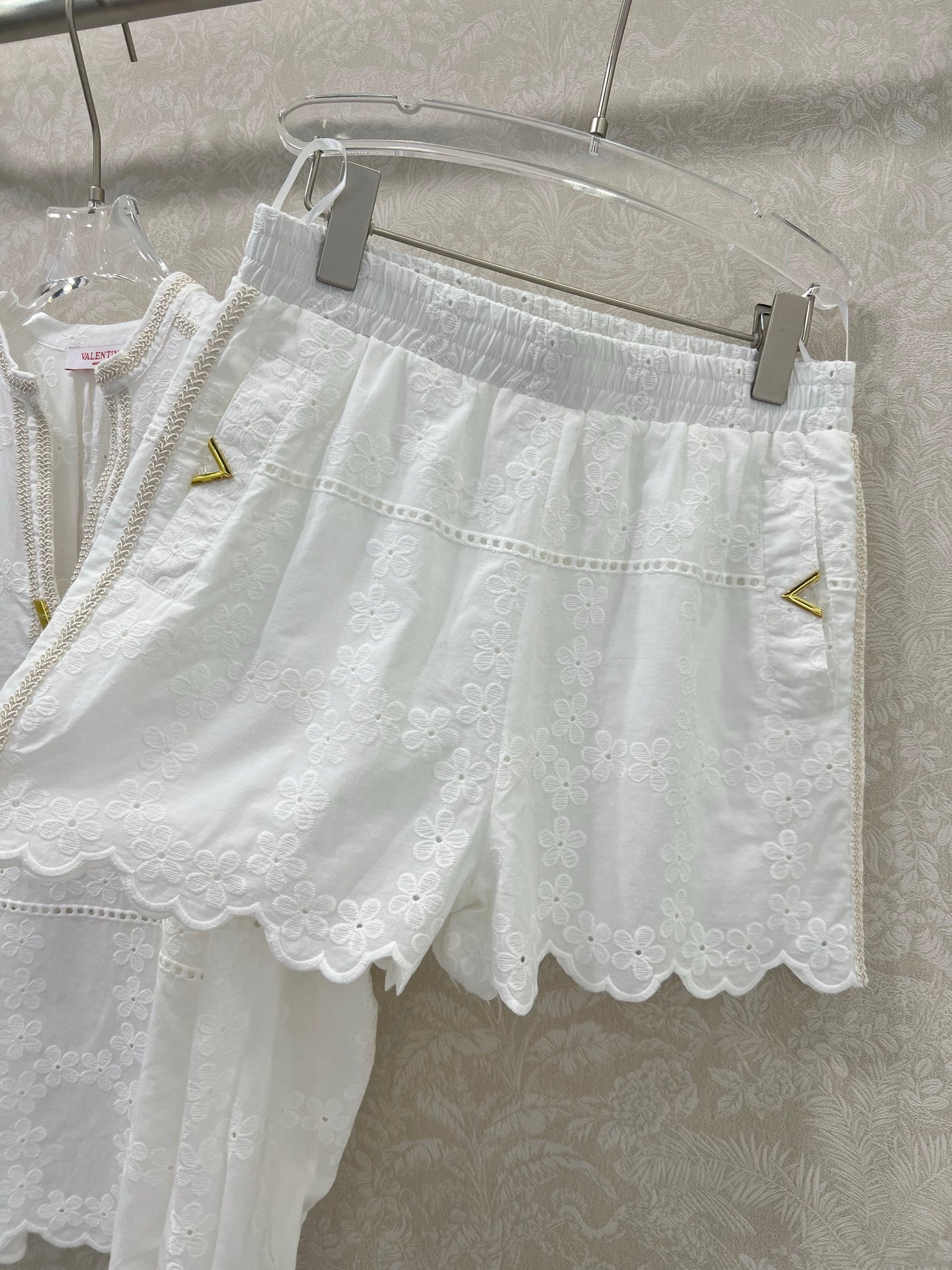 V 25 nouveaux costumes en coton et lin à fleurs sculptées et évidées 