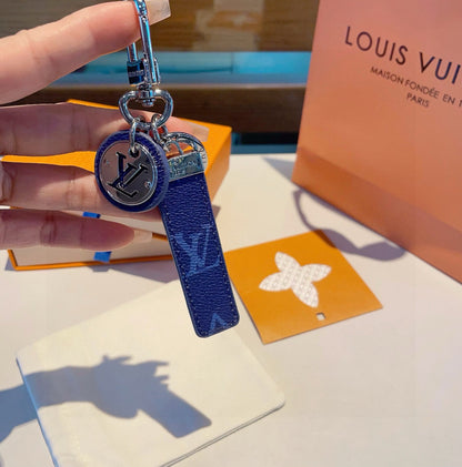 L 25 keychain