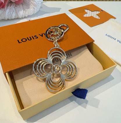 L 25 Keychain Bag charm Breeze