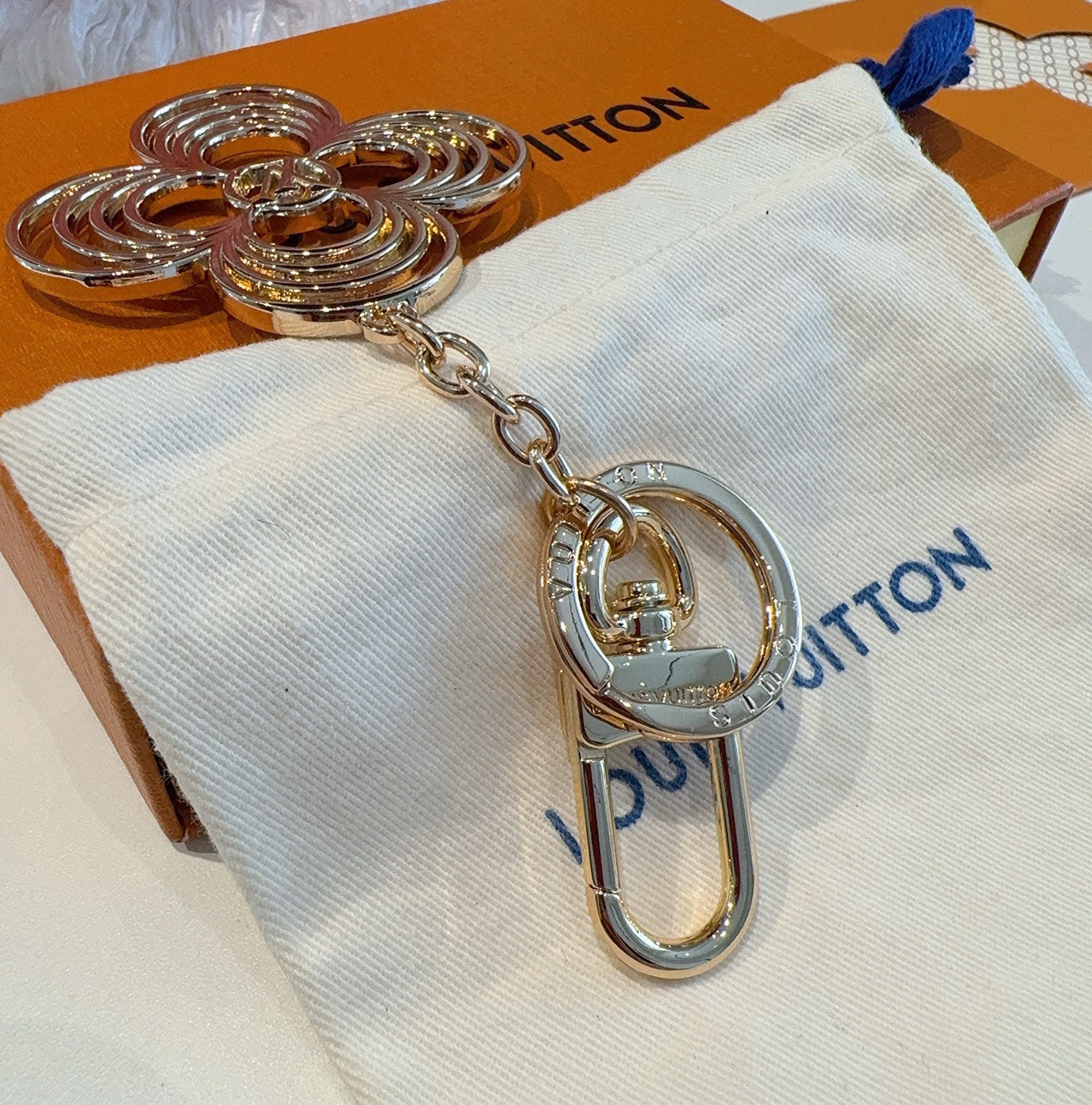 L 25 Keychain Bag charm Breeze