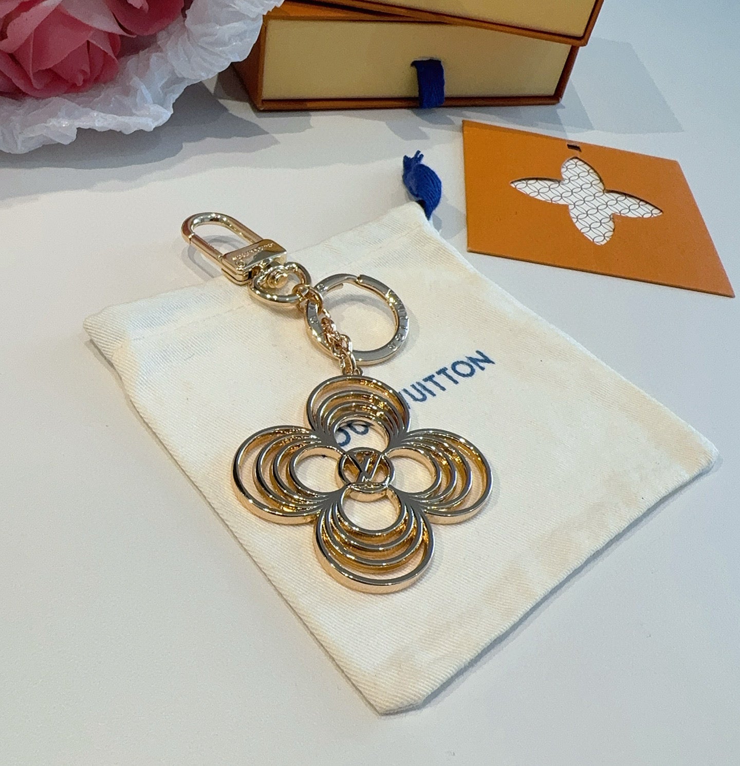 L 25 Keychain Bag charm Breeze