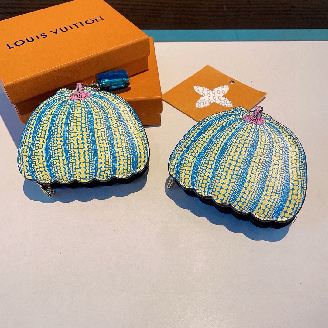 L 25 Pumpkin coin purse Hanging jewelry