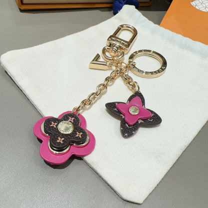 L 25 Four Petal Flower Keychain Bag Accessories