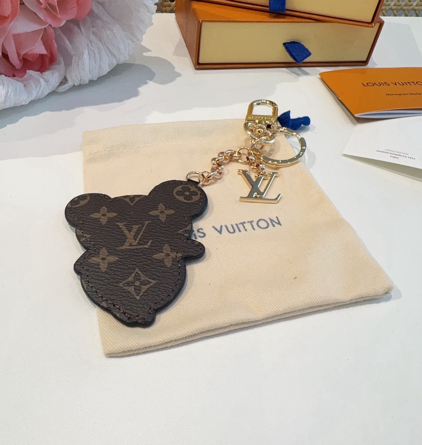 L 25 Co-branded Panda Keychain Bag Accessories