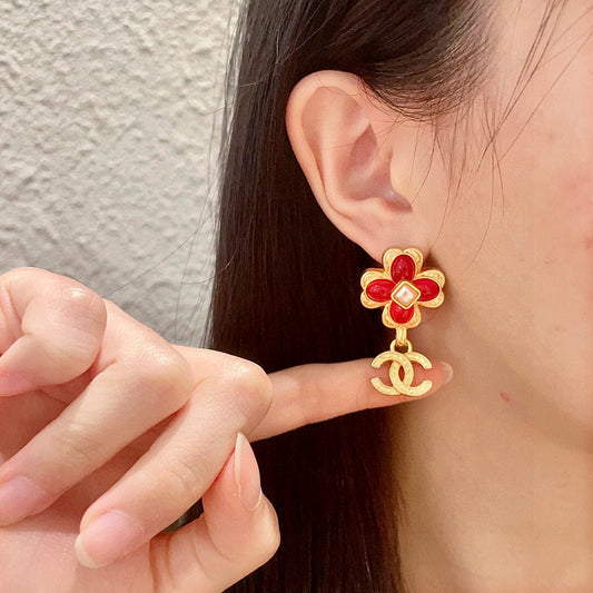 C 25  Flower Earrings