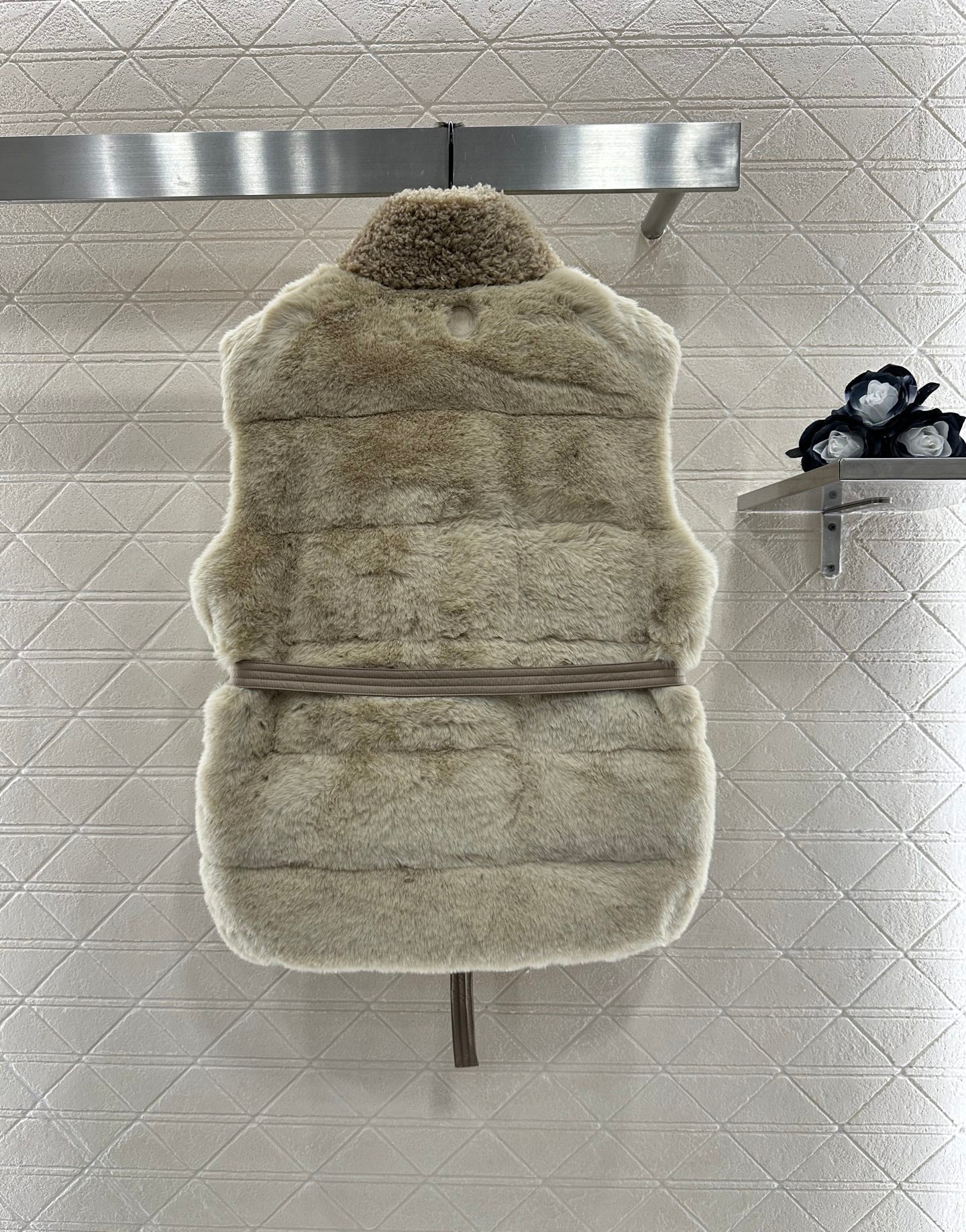 Mon 25 Plush Snap-Button Down Vest