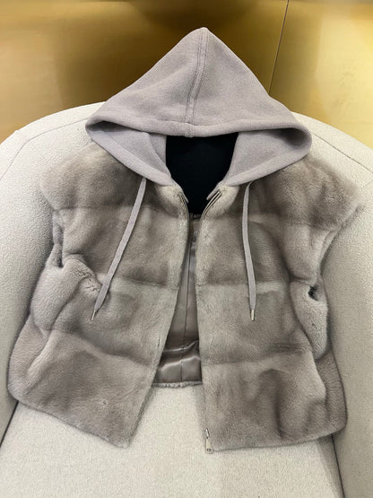 Bru 25 Noble and luxurious Mink Hooded Vest