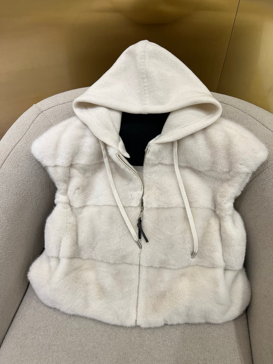 Bru 25 Noble and luxurious Mink Hooded Vest