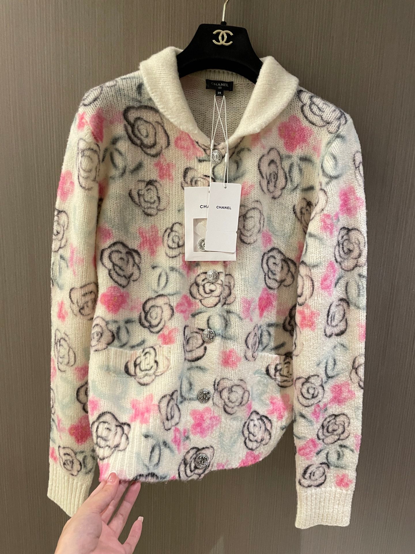 C 24 Floral pattern cashmere cardigan