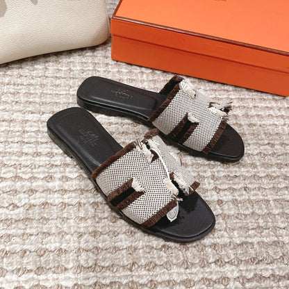 He 25 Oran Sandals