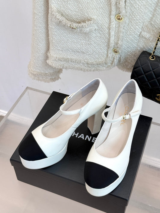C 25 Model thick-soled high heels