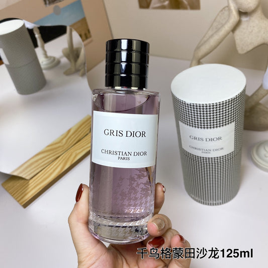 D Houndstooth Montaigne Salon Eau de Parfum 125ml