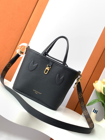 L 25 Cowhide Square Crossbody Bag