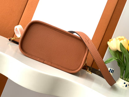 L 25 Cowhide Square Crossbody Bag